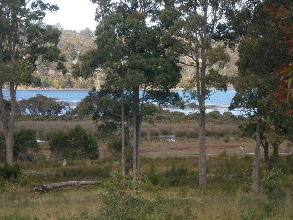 Top Of The Lake Holiday Units Merimbula Australia